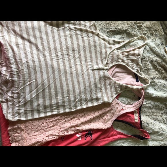 Lot of three tank tops - Picture 5 of 8